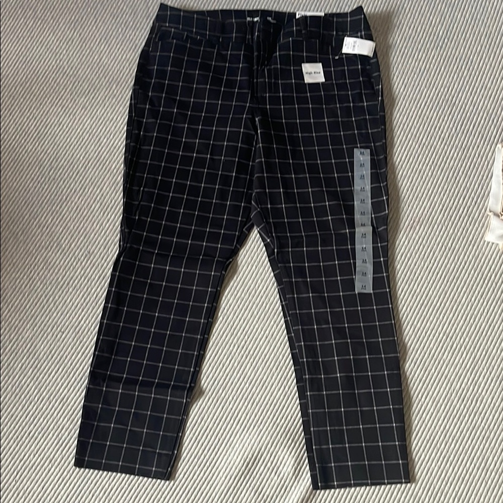 Old Navy Women's Black Checkered Pixie Pants